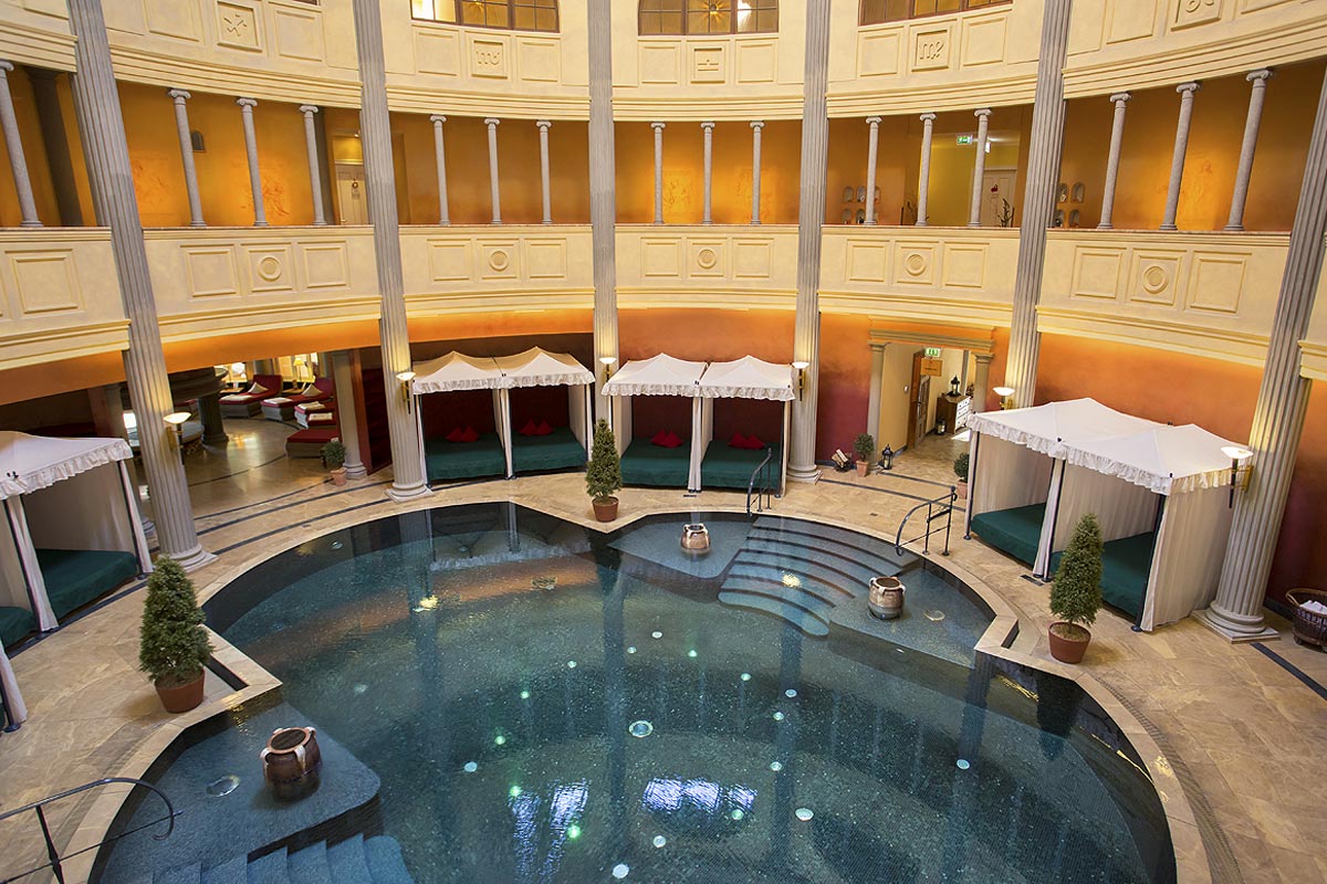 Hotel SCHUMANN Spa Tempel Innenpool Hotel SCHUMANN SPA-TEMPEL Wellness